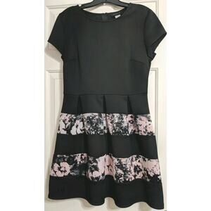 B. Darlin Women's 13/14 Black Floral Knee Length Cap Sleeve A-Line Dress